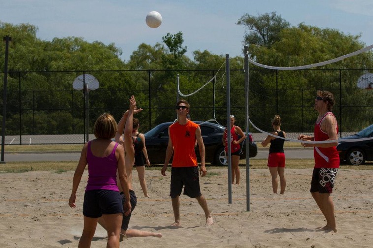 165899_10150966859302252_427312299_n