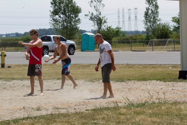 306556_10150966861792252_1140432630_n