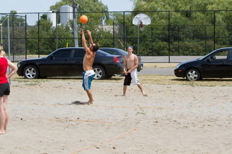 311521_10150966863882252_1115060313_n