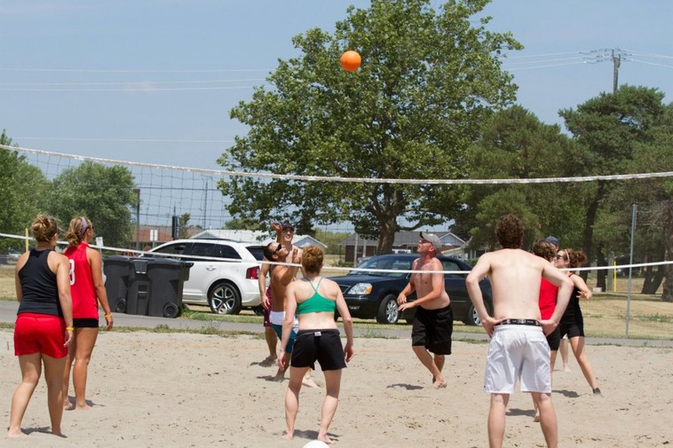 561192_10150966863702252_1734138839_n